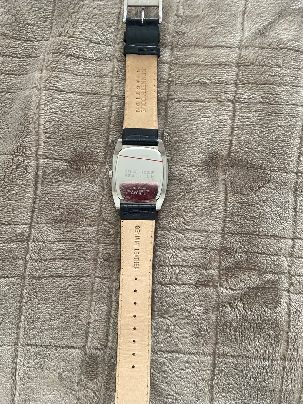 Kenneth Cole Black Leather Strap Men's Wristwatch - Never Used - Like NEW - Picture 2 of 3